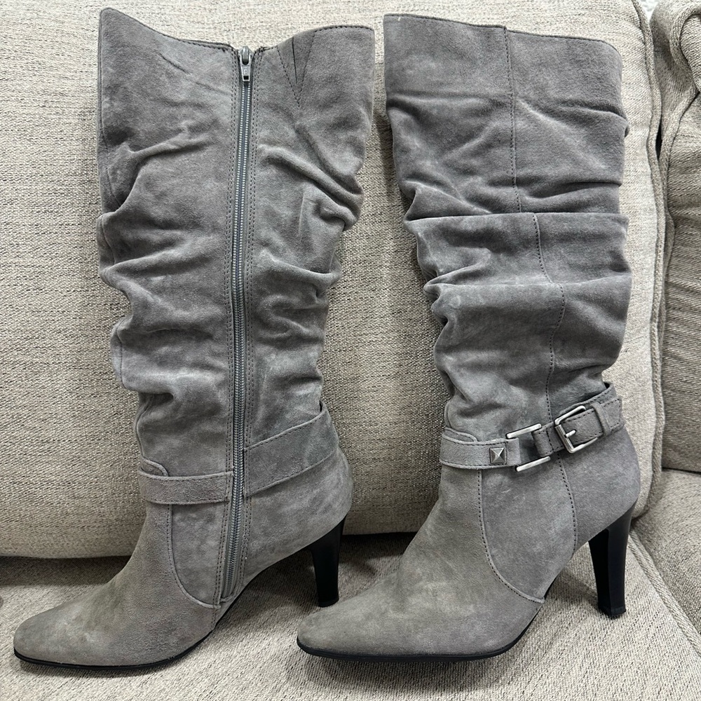 White mountain grey heeled boots 7.5M